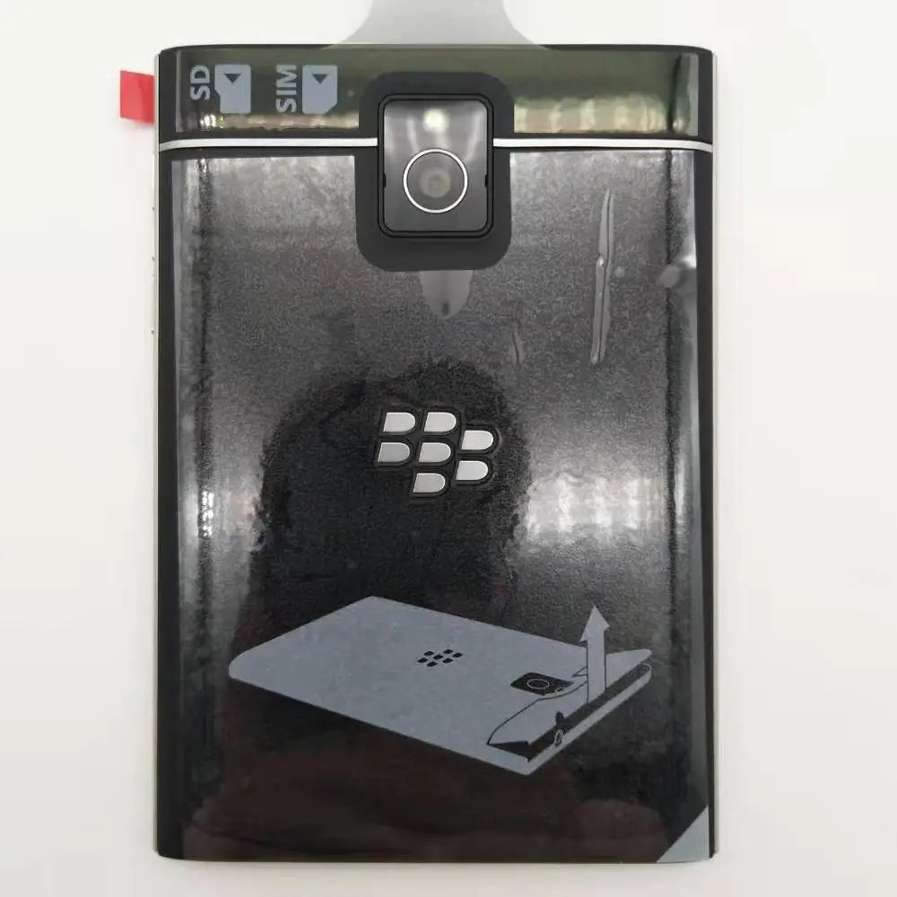 BlackBerry Passport Q30 Refurbished – 4G LTE, 3GB RAM, 32GB, 13MP, QWERTY Keyboard, BlackBerry OS