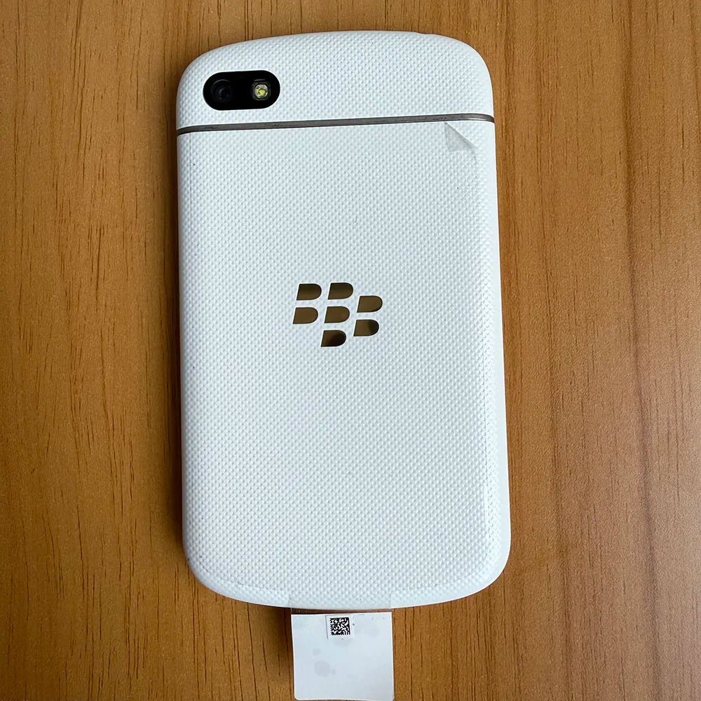 BlackBerry Q10 Unlocked – 4G LTE, 3.1" Display, 2GB RAM, 16GB, 8MP, QWERTY Keyboard